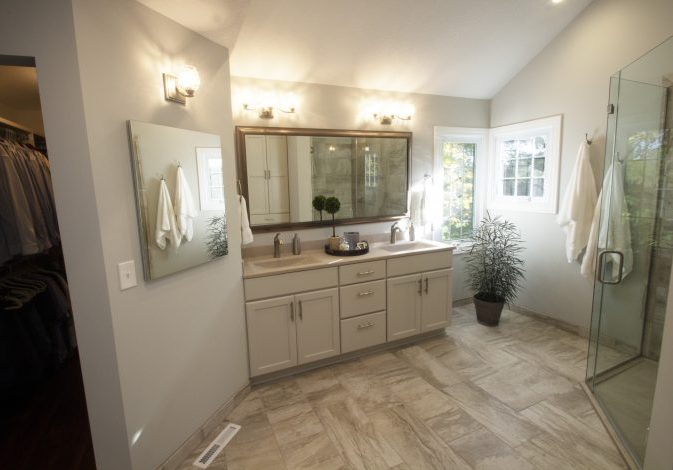 5 Tips to Maximize Space in Your Des Moines Bathroom Remodel ...